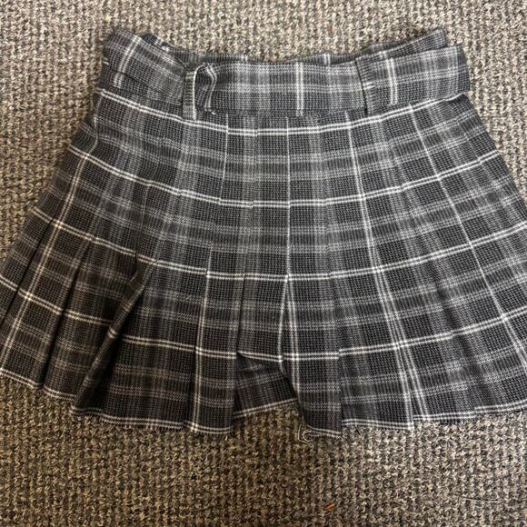Y2K inspired Vock Grey Plaid Micro Mini Skirt w/ Belt – Tagged XS - Picture 3 of 5